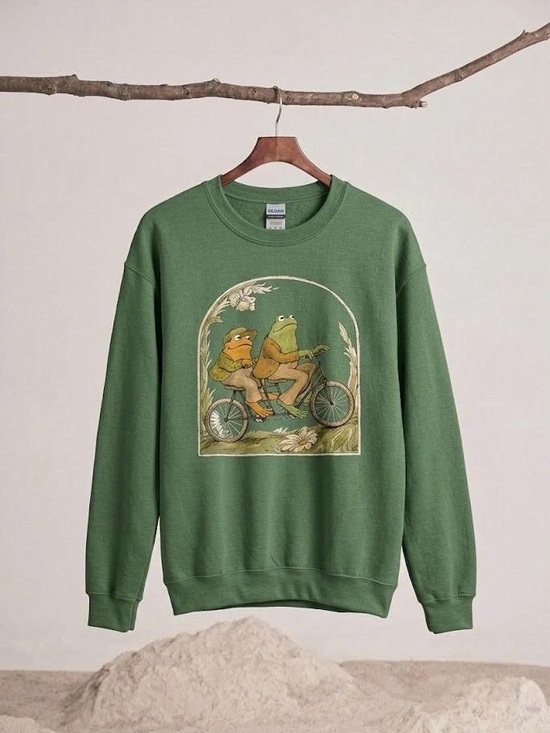 Gildan Other - Vintage Frog and Toad Tandem Bicycle Sweatshirt Cottagecore Green Crewneck